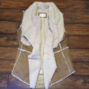 Xhilaration Cream and Tan Teddy Jacket Vest. Size L.